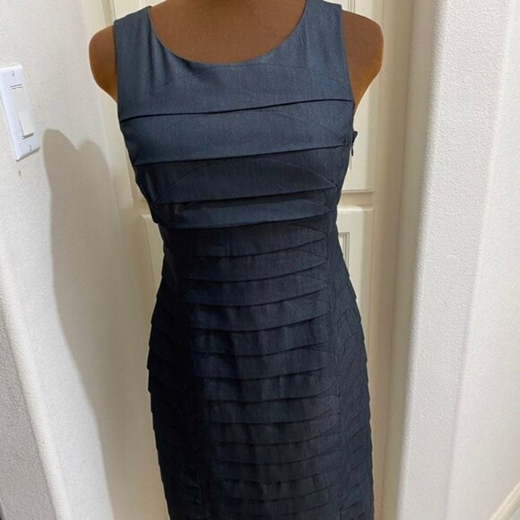 Ellen Tracy Grey Sleeves Pleated Dress Size 4 EUC - Picture 3 of 9
